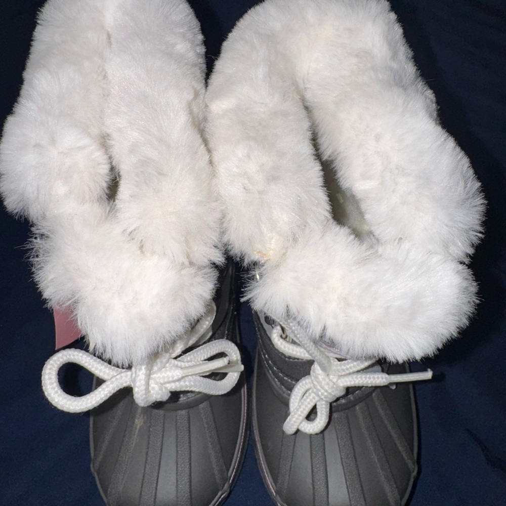 Toddler Gray and White Fur-Lined Boots
